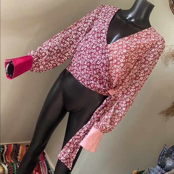 En Saison Floral Wrap Blouse - Pink and Burgundy NWTs - Picture 4 of 13